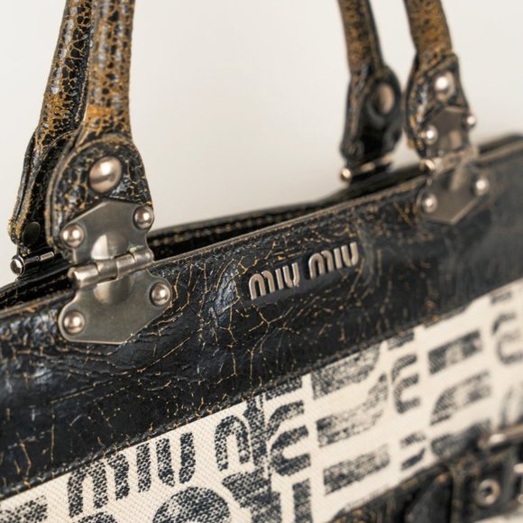 Miu Miu Twiggy White and Black Logo-Print Tote - Picture 8 of 12